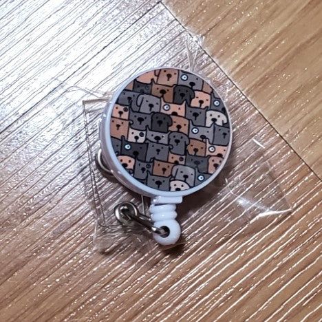 Badge reel, Dog Crowd design