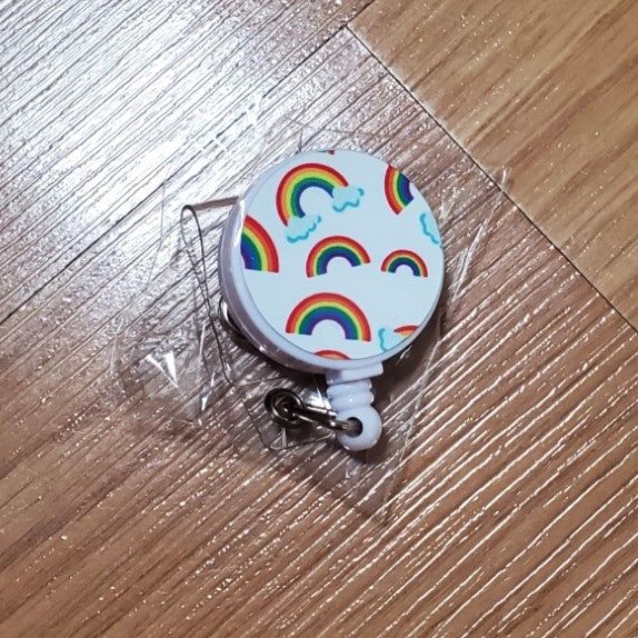 Badge reel, Rainbows design