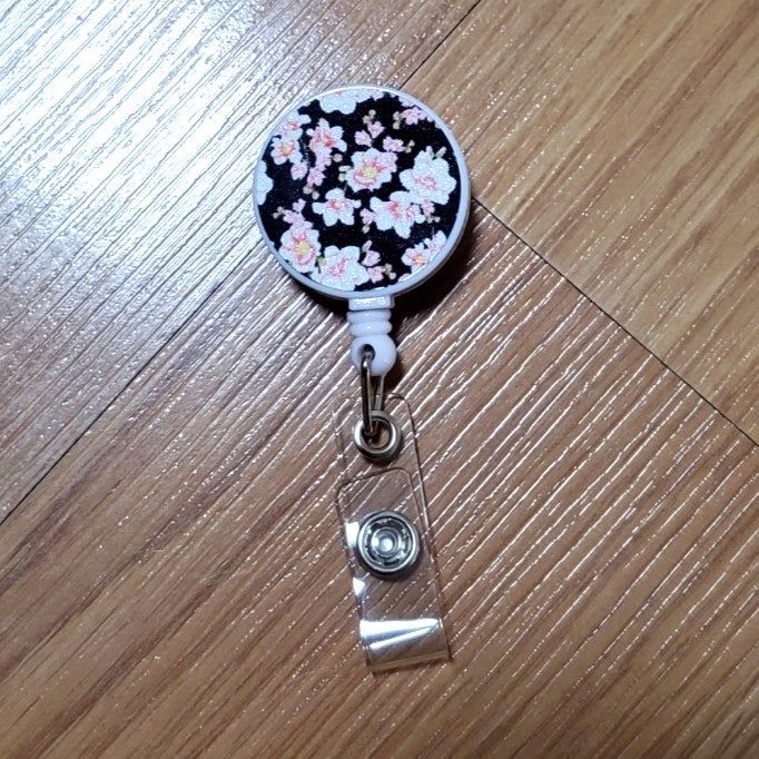 Badge reel, Sakura Black design