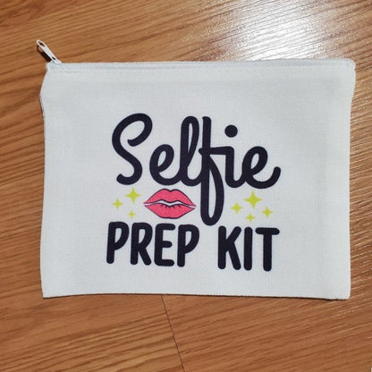 Zippered pouch, Selfie Prep design